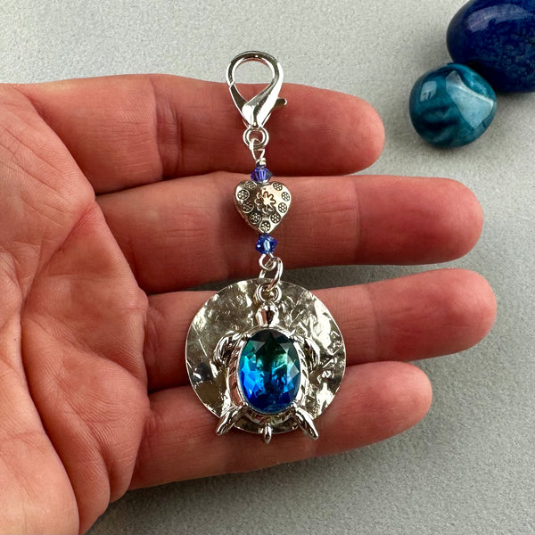 LUCKY SILVER CHARM DROP WITH A HEART AND TURTLE CHARM