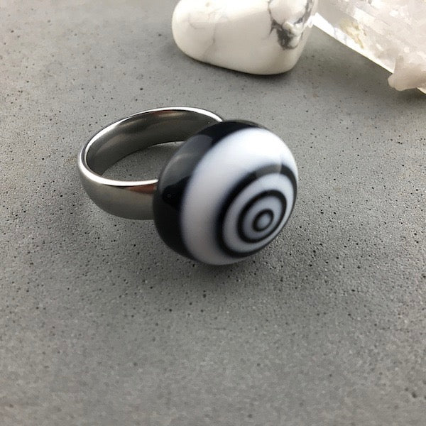 TARGET PRACTICE ~ HANDMADE GLASS RING TOPPER