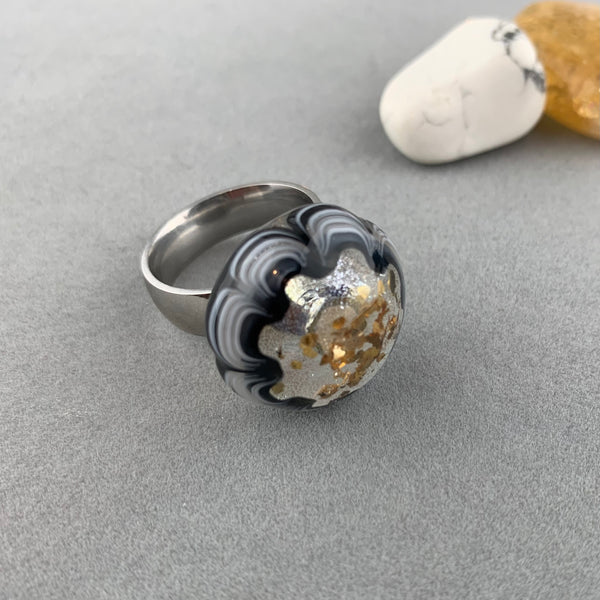 BEES' KNEES ~ HANDMADE GLASS RING TOPPER